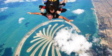 The World's Top 5 Locations For A Perfect SkyDive