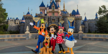 The ULTIMATE Disneyland guide: all Disney resorts