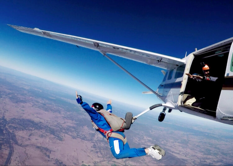 Skydiving-For-The-First-Time-adventuredaily