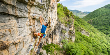 The-Art-of-Rock-Climbing-Techniques-Training-and-Safety-adventuredaily