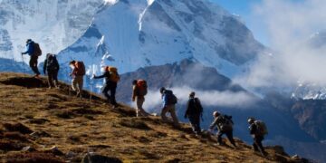 The Benefits-of-Hiking-and-Trekking-for-Physical-and-Mental-Health-adventuredaily
